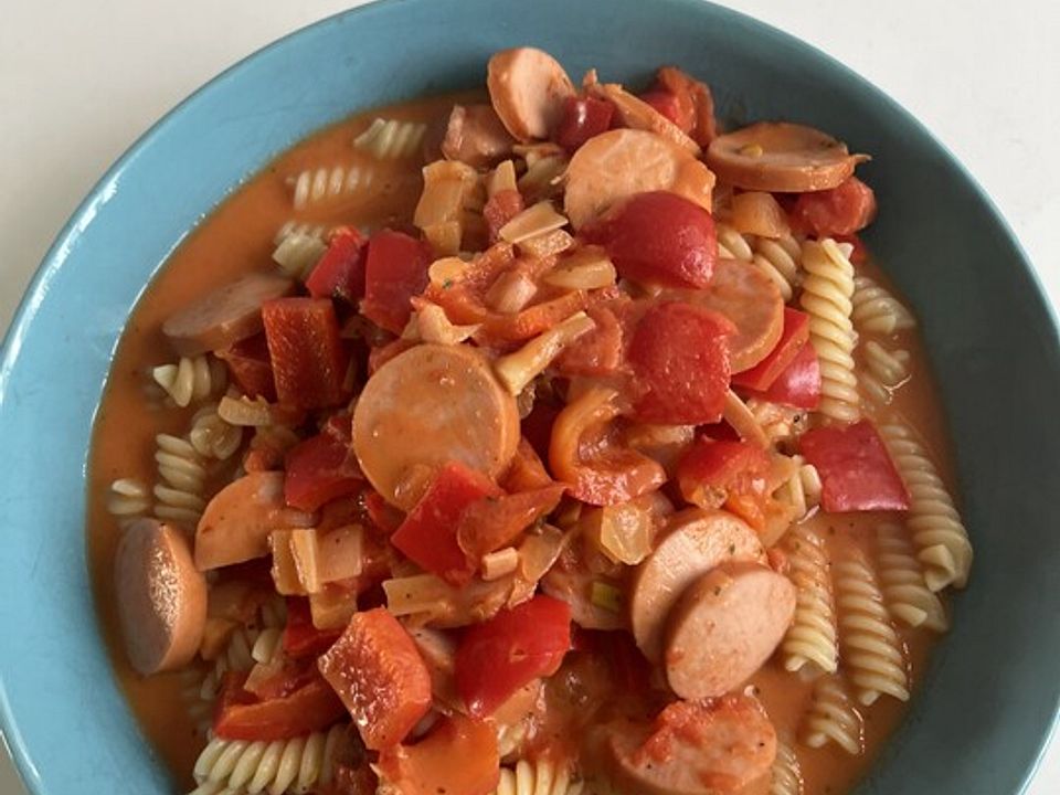 Würstchengulasch mit Paprika von juliasonnenschein| Chefkoch