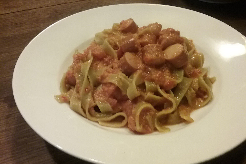 Würstchengulasch mit Paprika