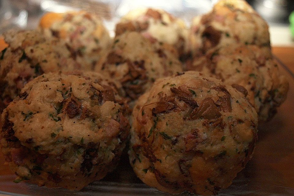 Pfifferling-Speck-Semmelknödel