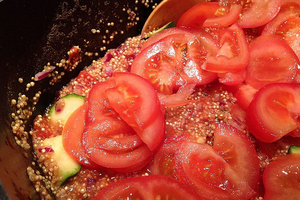 Quinoa-Tomaten-Pfanne