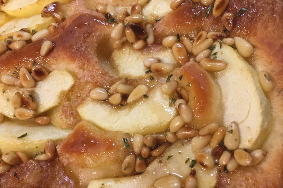 Hefe-Apfel-Butterkuchen Hefe-Apfel-Butterkuchen