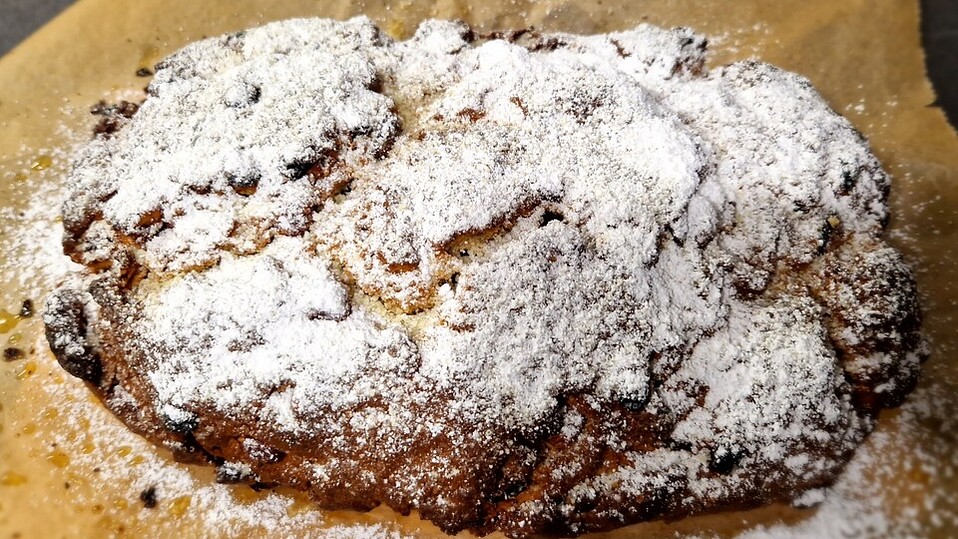 Walnuss-Quark-Stollen