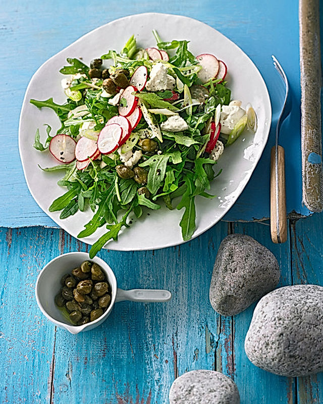 Rucola-Salat mit Feta und Radieschen
