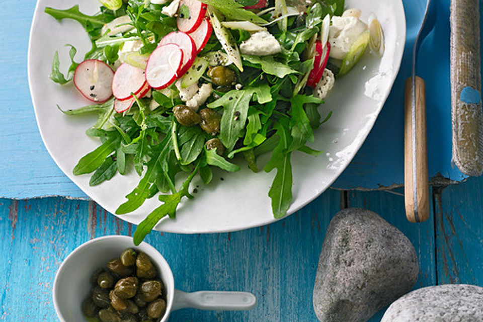 Rucola-Salat mit Feta und Radieschen