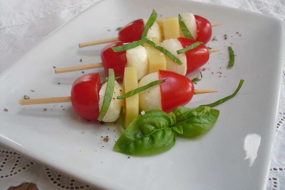 Tomaten-Mozzarella Spieße