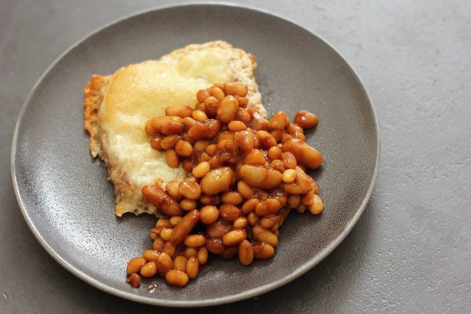 Baked Beans on Cheese-French-Toast