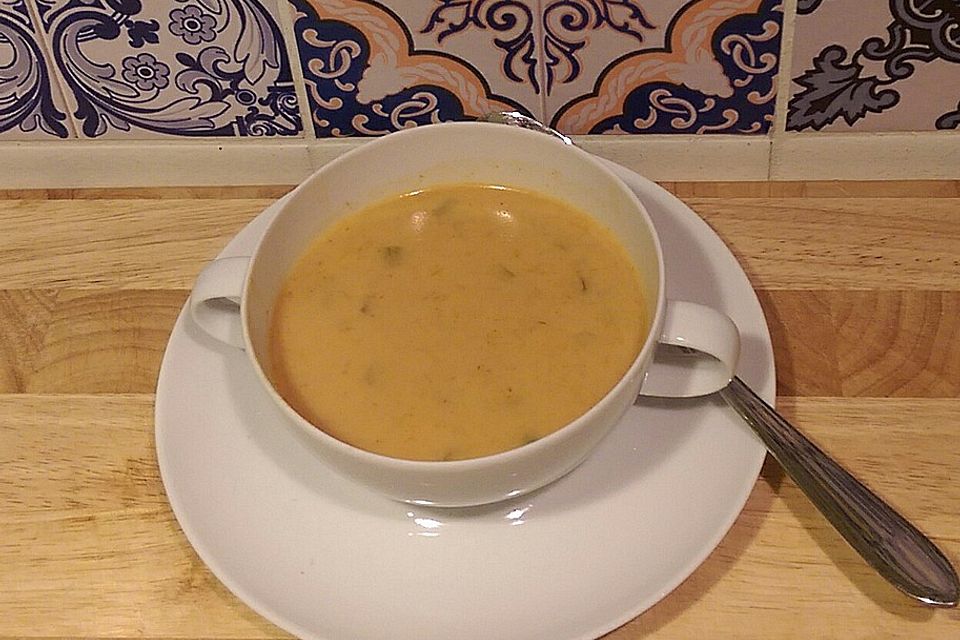 Pikante Hühnercremesuppe