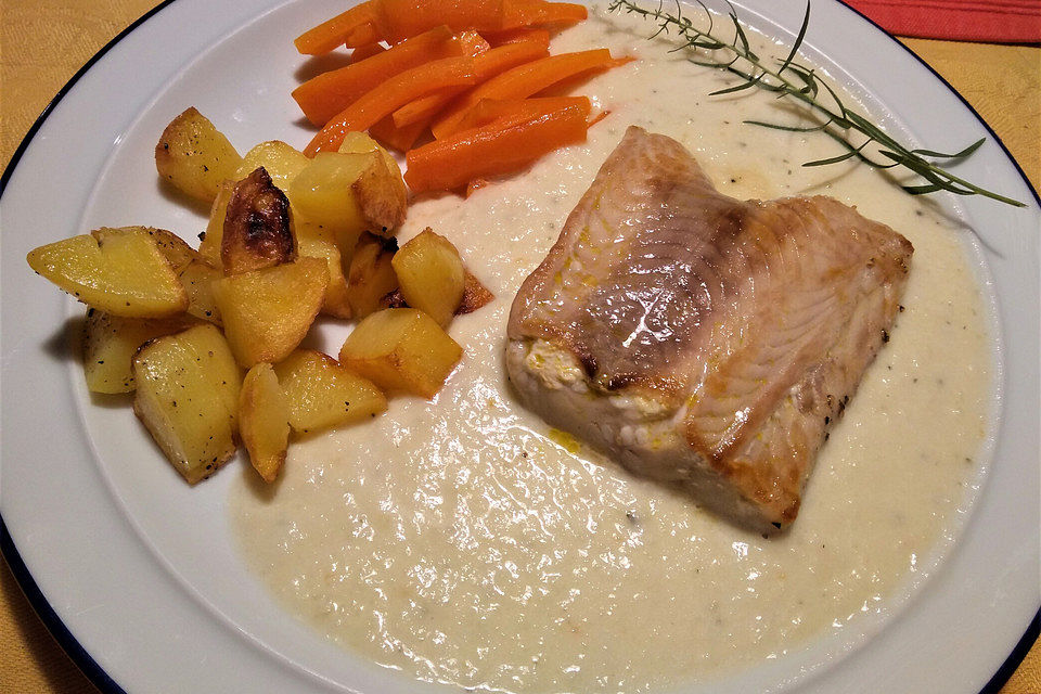 Lachs auf Kohlrabicremespiegel