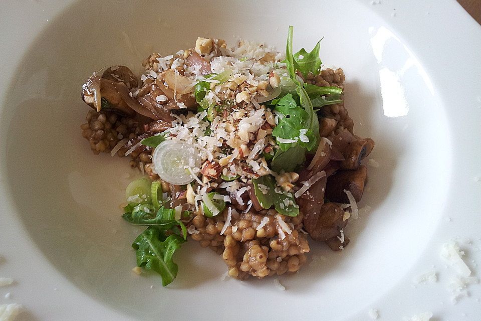 Buchweizen "Risotto" mit Rucola und Zwiebel-Champignon-Gemüse