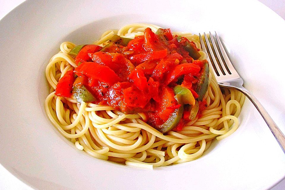 Spaghetti in Paprika-Sahnesoße