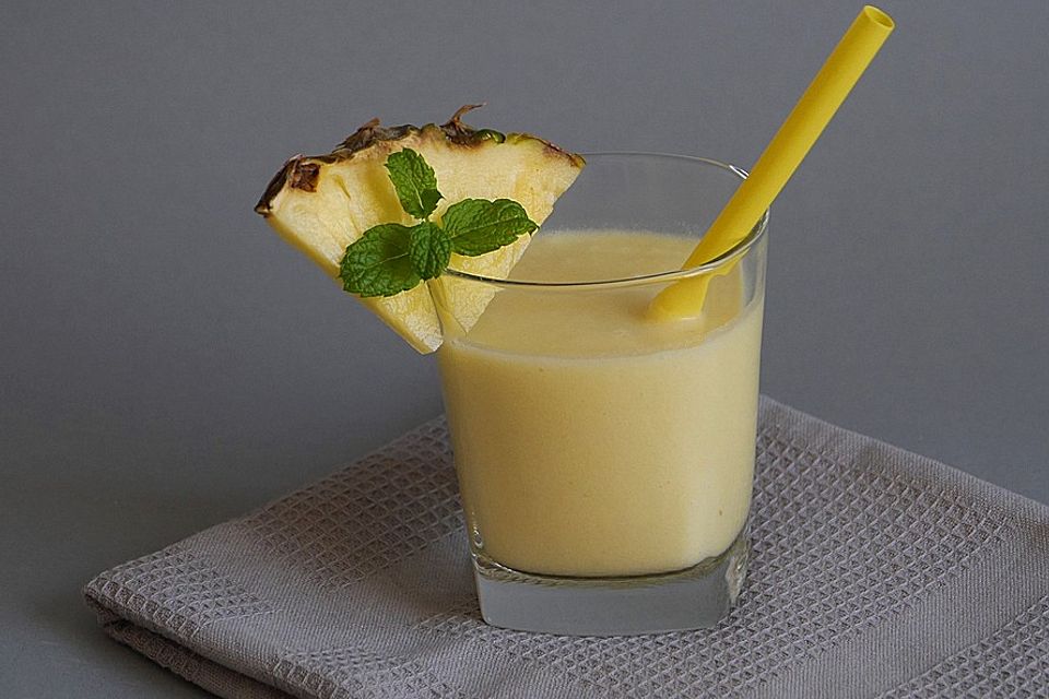 Ananas-Kokos-Bananen Smoothie