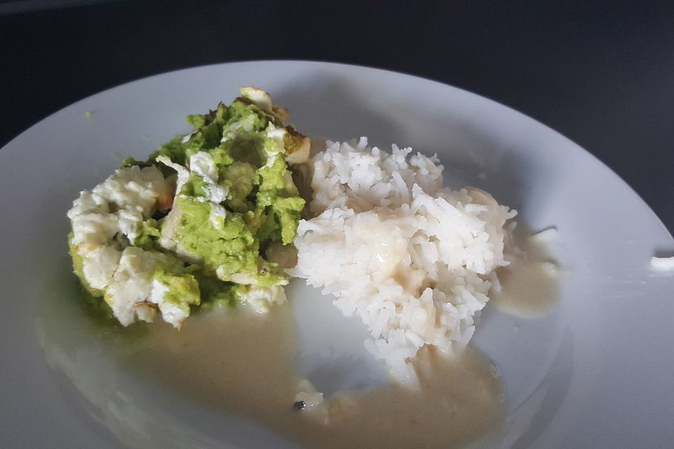 Hühnerbrust mit Avocado und Käse gratiniert