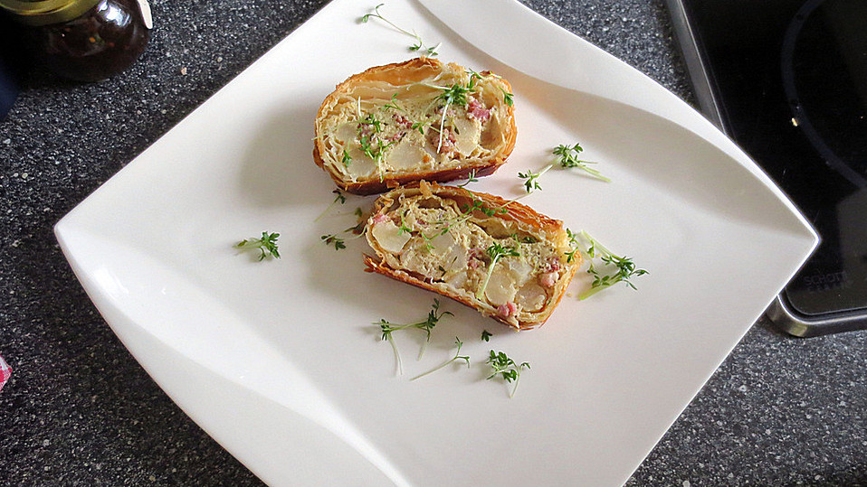 Schwarzwurzel-Bl-tterteigpastete