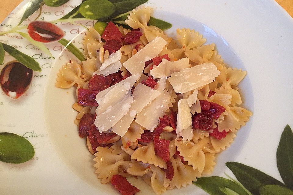 Tagliatelle e Salami con Parmesan