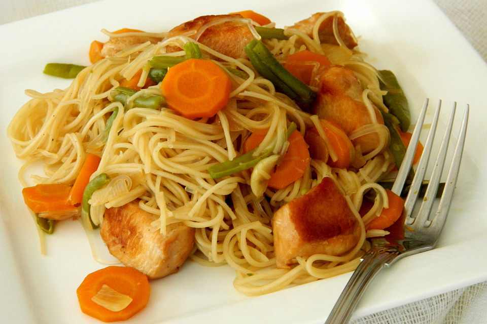 Traditionelles Pancit