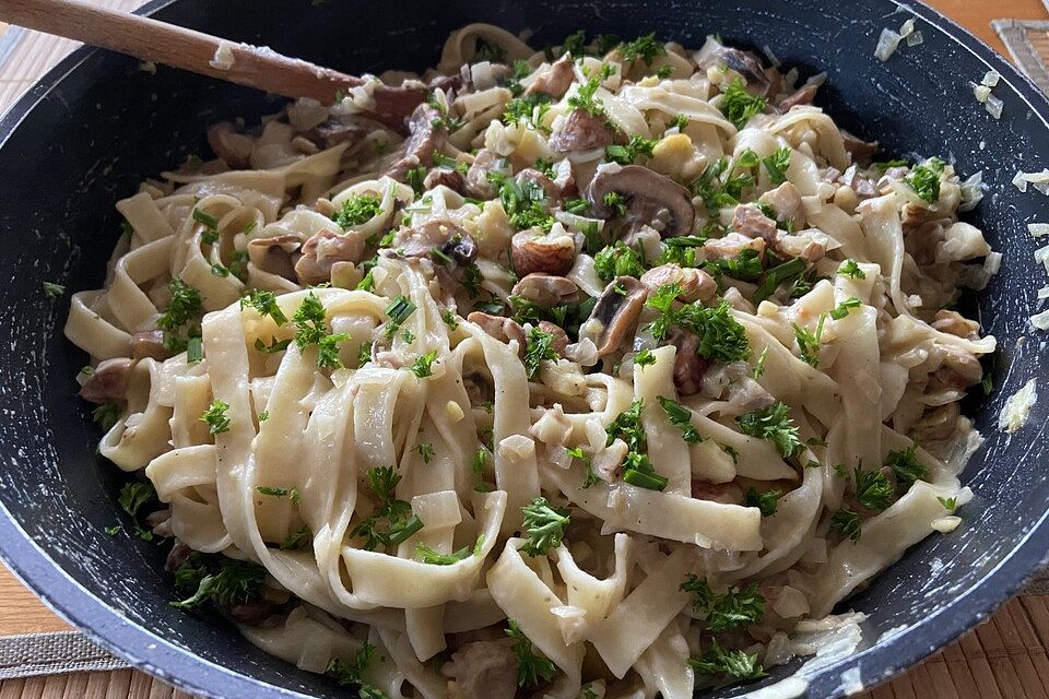 Spaghetti mit Pilz-Maronen-Soße