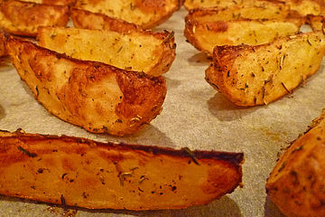 Potatoe Wedges mit Kräutern und Knoblauch