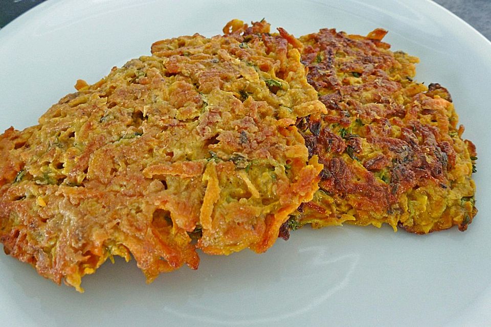 Kresse-Möhren Puffer mit Joghurtsauce