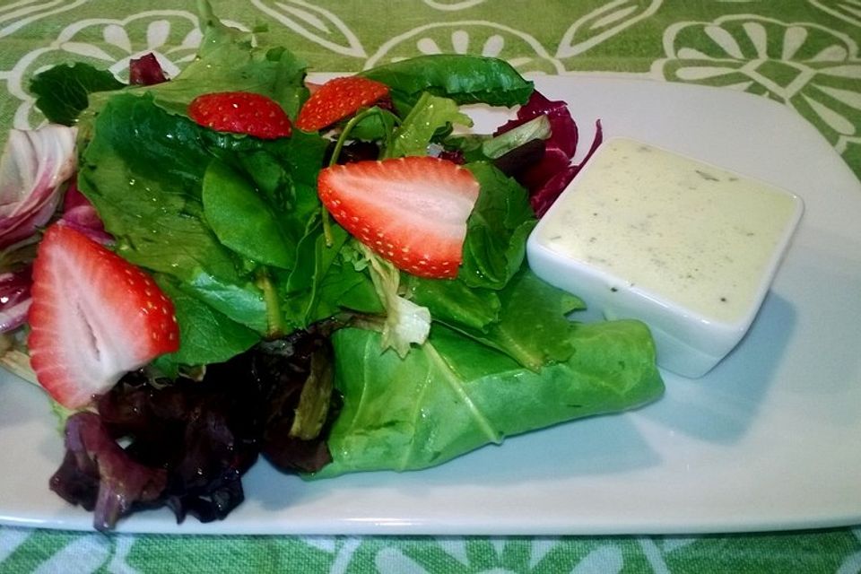 Salat-Dressing mit Joghurt (ohne Sahne) für alle Salate geeignet