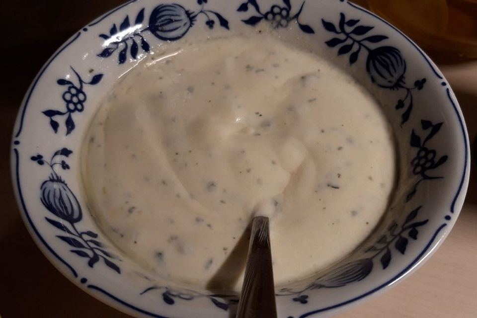 Salat-Dressing mit Joghurt (ohne Sahne) für alle Salate geeignet