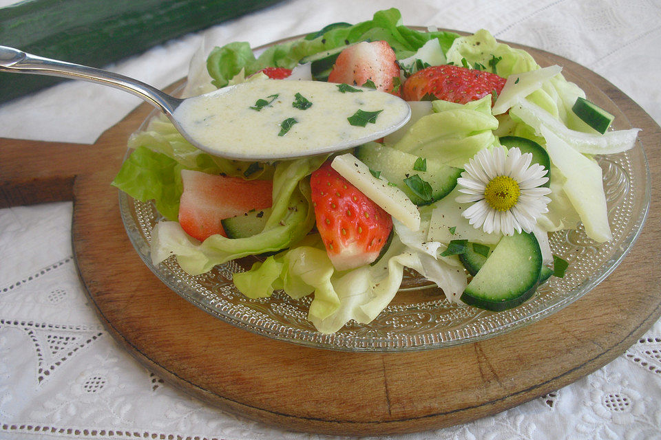 Salat-Dressing mit Joghurt (ohne Sahne) für alle Salate geeignet