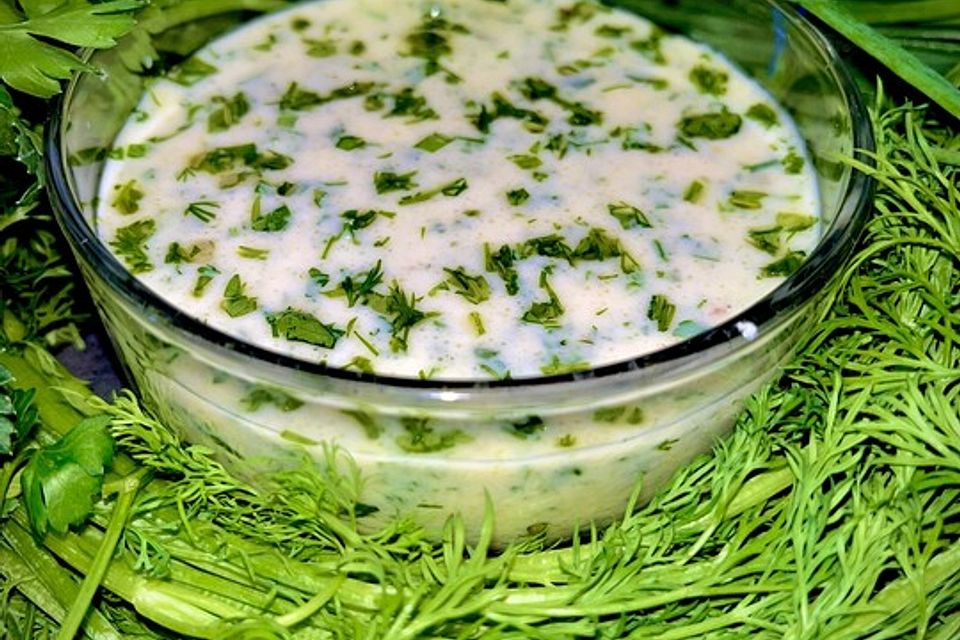 Salat-Dressing mit Joghurt (ohne Sahne) für alle Salate geeignet