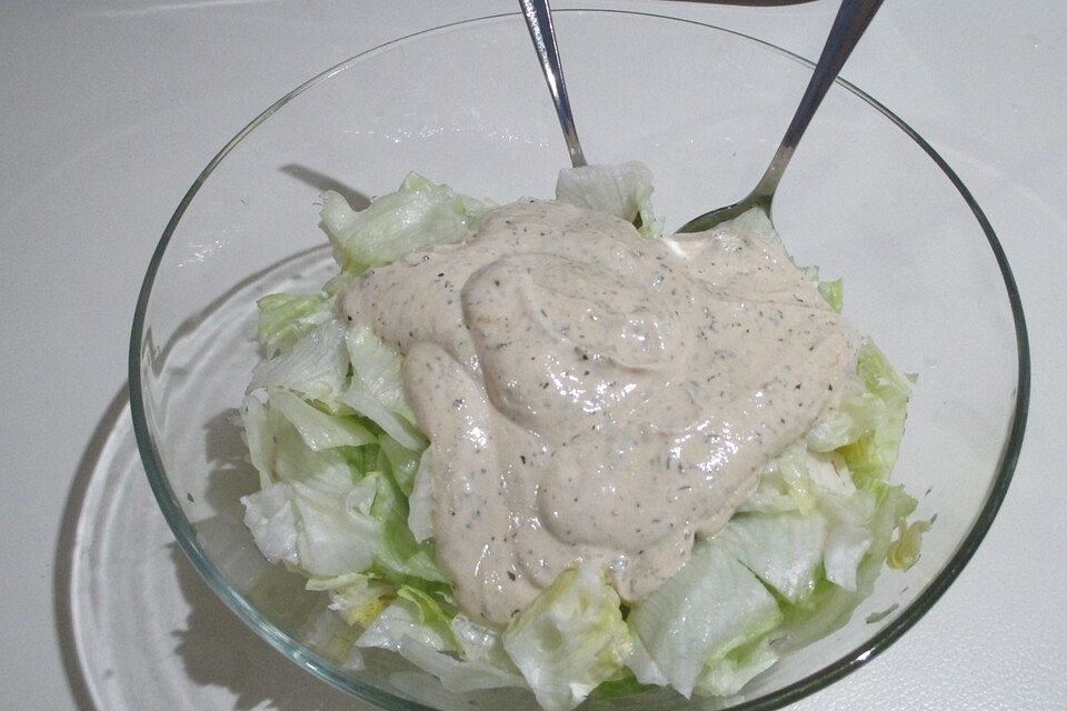 Salat-Dressing mit Joghurt (ohne Sahne) für alle Salate geeignet