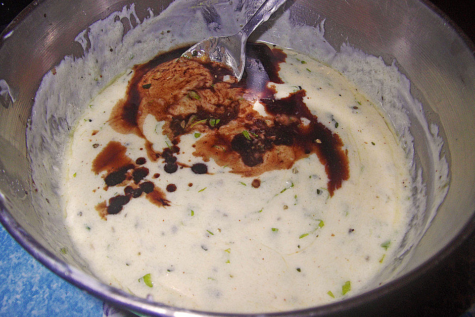 Salat-Dressing mit Joghurt (ohne Sahne) für alle Salate geeignet