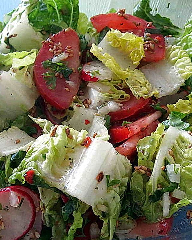 Salat mit Sesamdressing