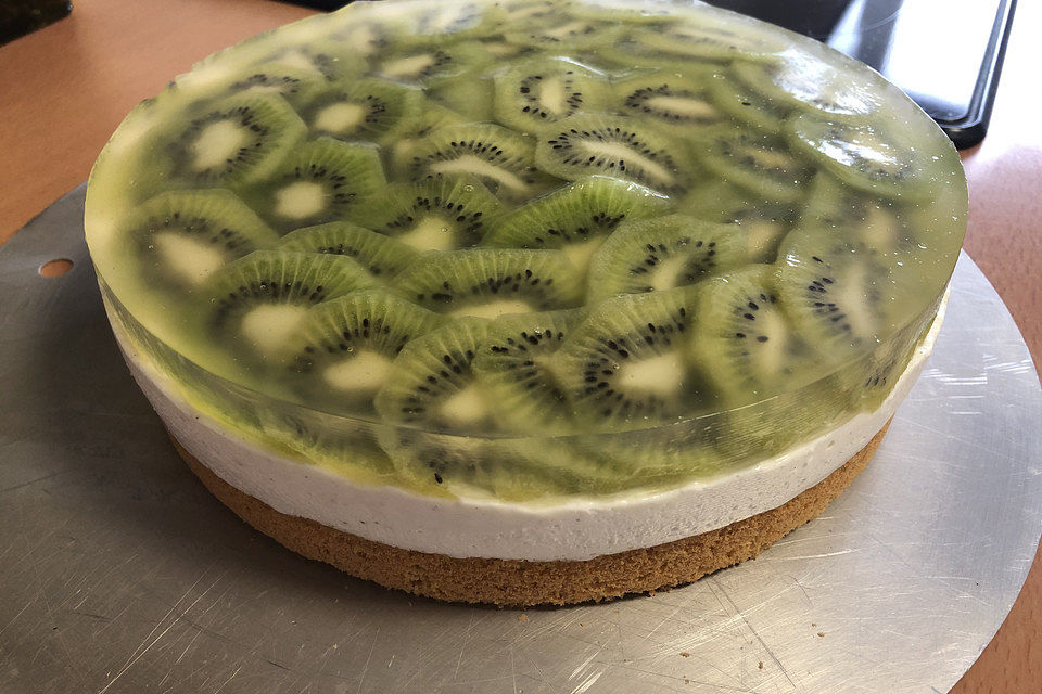 Leichte Kiwi-Joghurt-Torte