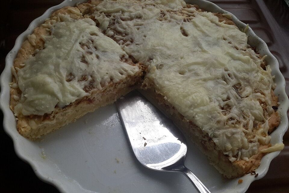 Röstzwiebel-Blechkuchen