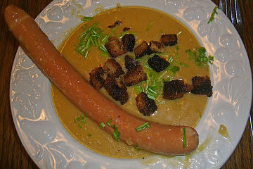 Kartoffelsamtsuppe mit Croutons