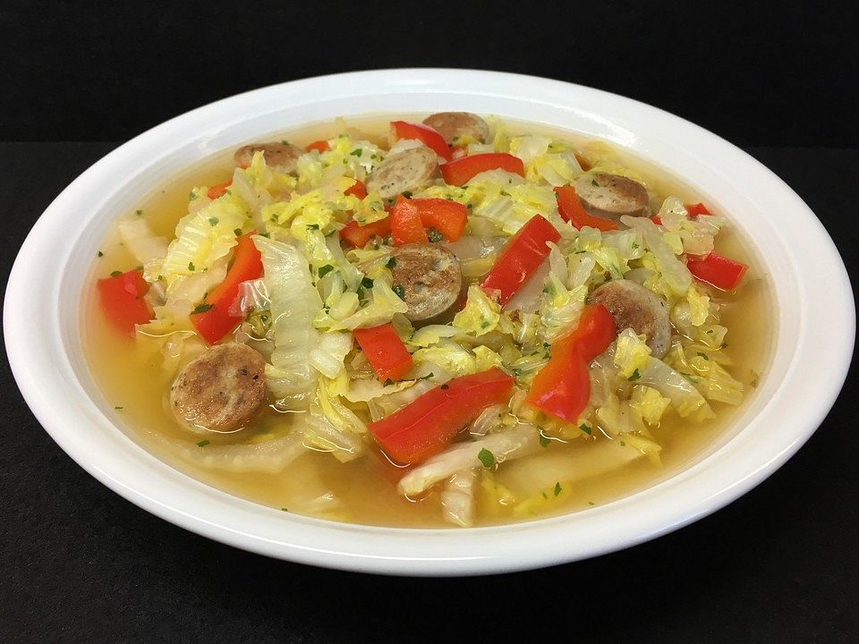 Chinakohlsuppe mit Bratwurstbällchen von KochMaus667| Chefkoch