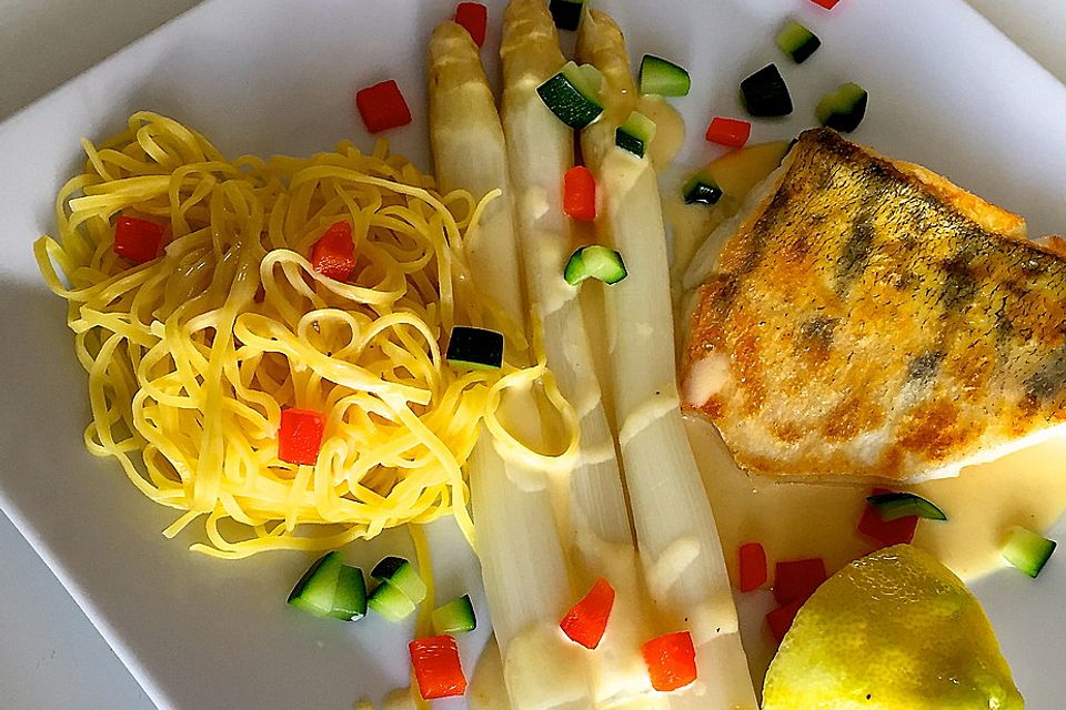 Kross gebratener Zander auf Birnen-Fenchel-Gemüse