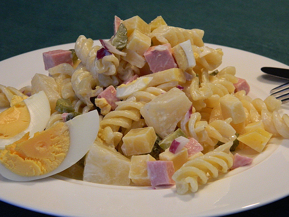 Nudelsalat mit Käse und Ananas à la Opa Willi von ilorange | Chefkoch