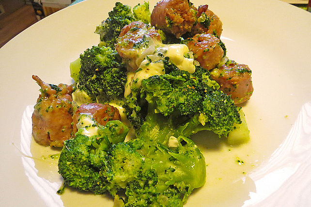 Brokkoli mit Salsiccia und Fetakäse von riga53| Chefkoch