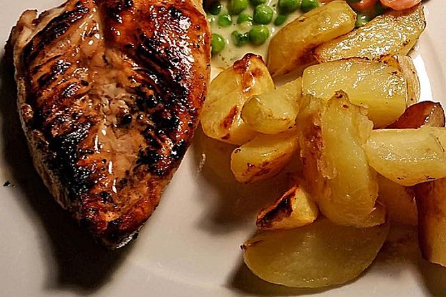 Hähnchenbrust mit Rahmgemüse und Ofenkartoffeln von McMoe| Chefkoch