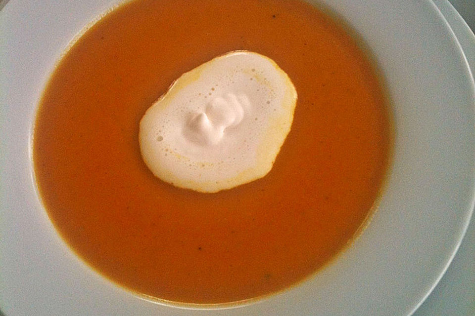 Scharfe Möhrencremesuppe mit Ingwer