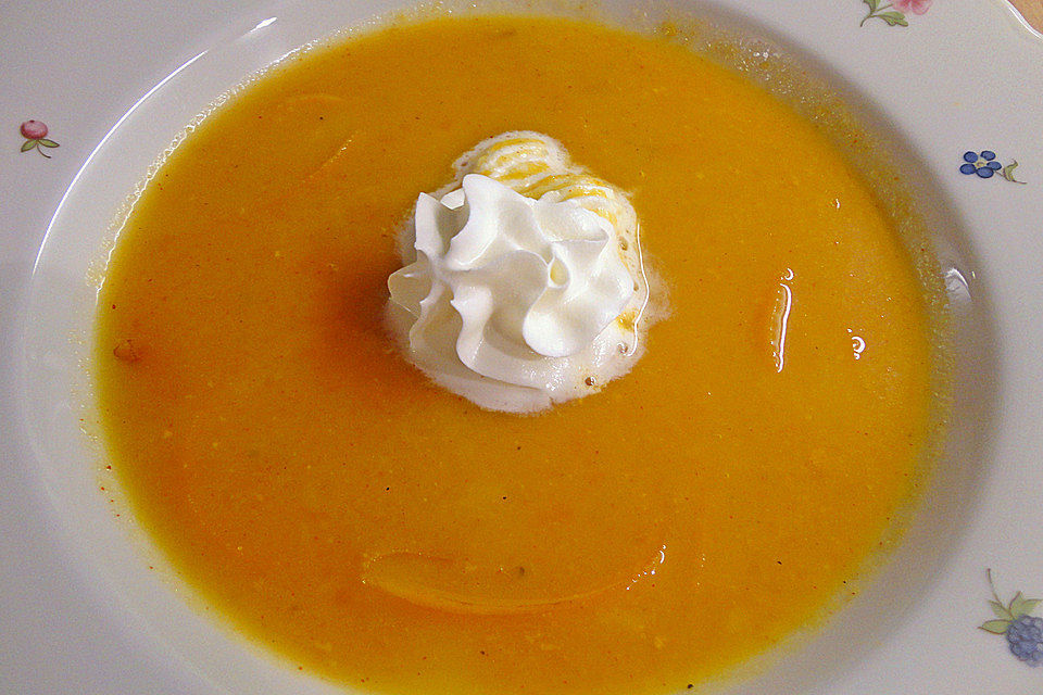 Scharfe Möhrencremesuppe mit Ingwer