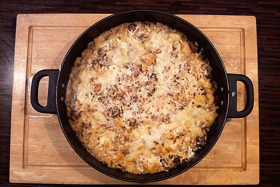 Gratiniertes Sauerkraut mit Champignons und Ananas