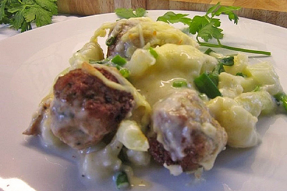 Blumenkohlauflauf mit Hackbällchen Blumenkohlauflauf mit Hackbällchen