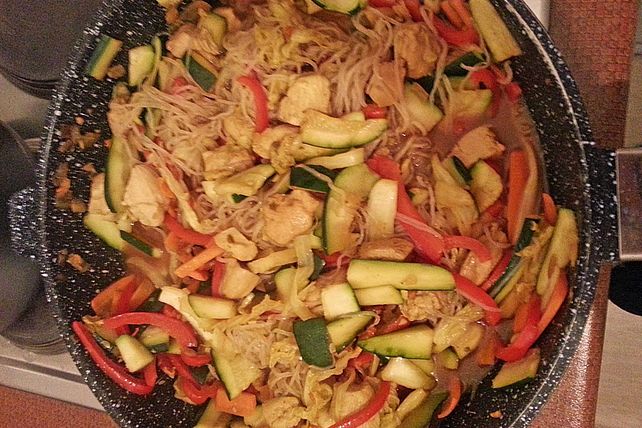 Saftiges Hähnchen aus dem Wok von küchenmädchen123| Chefkoch