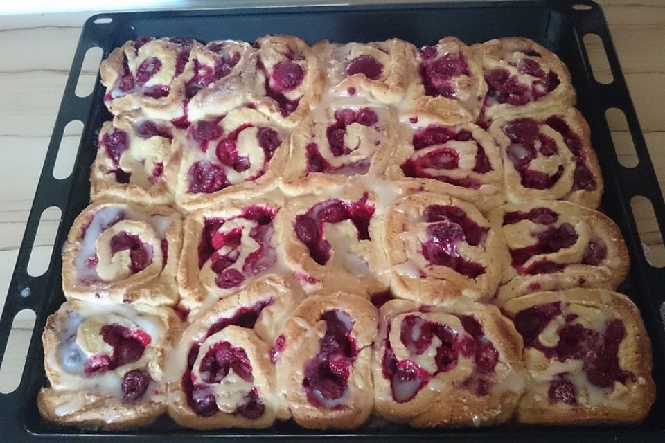 Himbeer Swirl Rolls