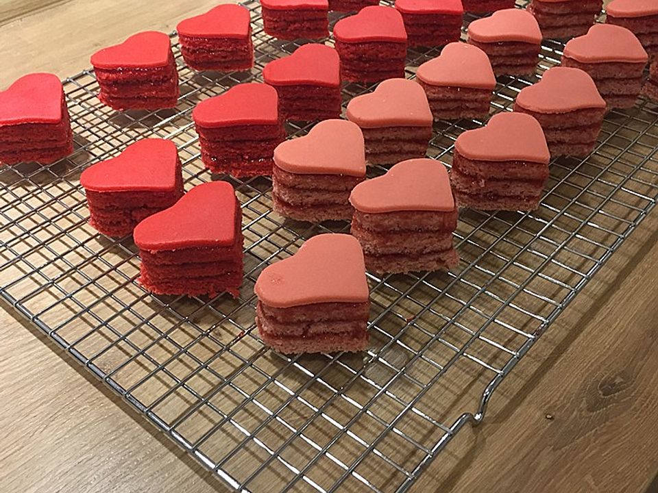 Erdbeerherzen Petits Fours Von Hobbykochen Chefkoch