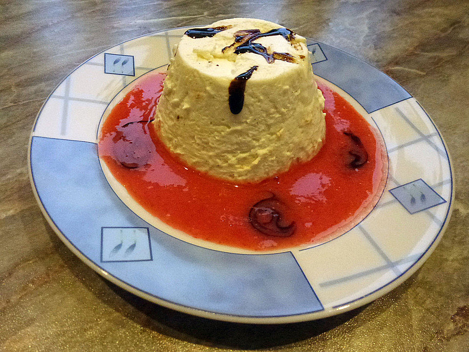 Orangen-Vanillecreme mit Erdbeersoße von tommy07| Chefkoch