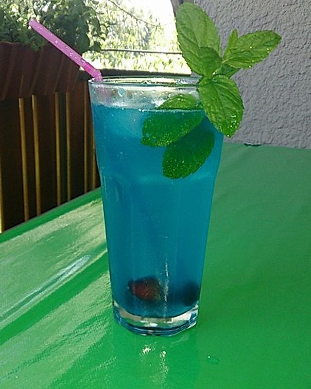 Blauer Kapitän-Cocktail