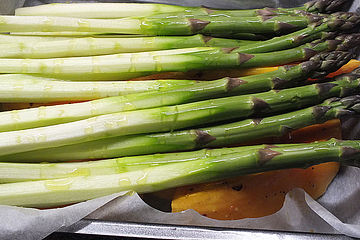 Kurbis Und Gruner Spargel Aus Dem Ofen Mit Feldsalat Und Schafskase Von Badegast1 Chefkoch