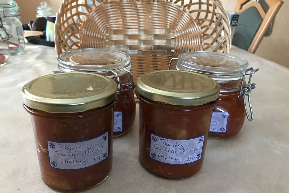 Pikantes Tomaten-Pfirsich-Chutney