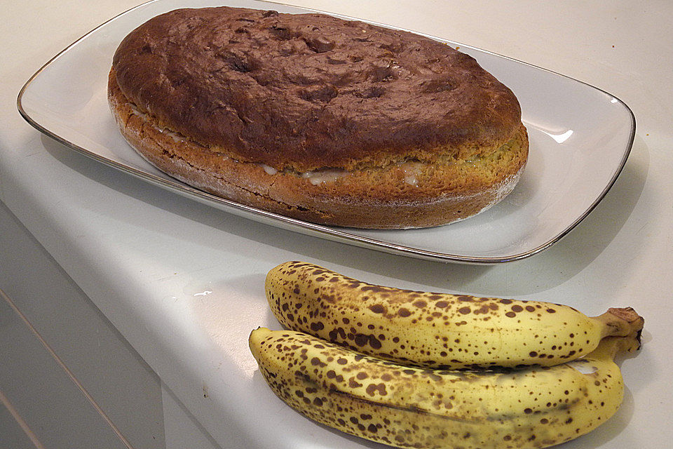 Bananenkuchen mit Buttercreme gefüllt