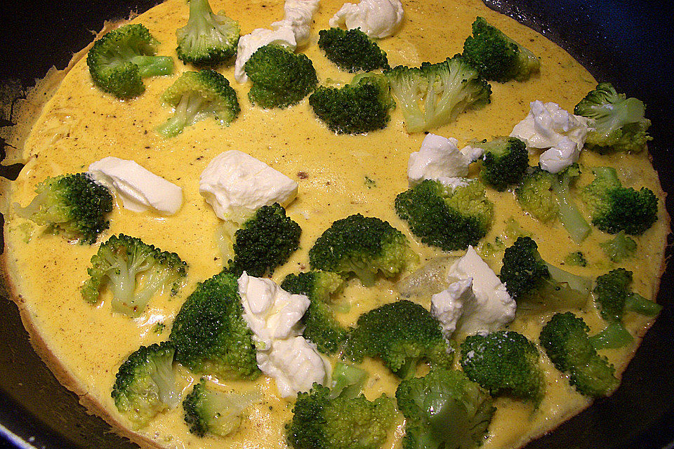 Brokkoli-Curry Omelett Brokkoli-Curry Omelett
